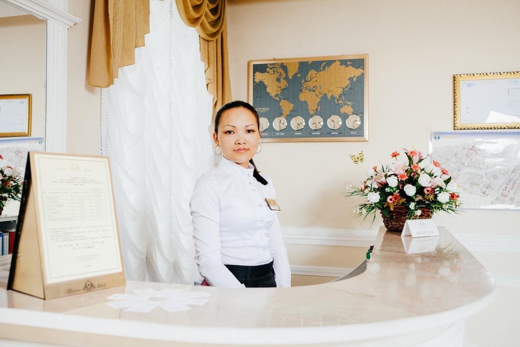 Business Hotel Astana Luaran gambar